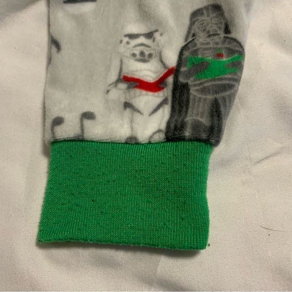 Pick any 5 for $15 Kids' Green and Gray Star Wars Pajama Set - Picture 4 of 8